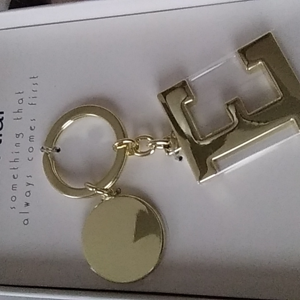 Gold Tone Letter E Key Chain from Things Remembered - Picture 3 of 3